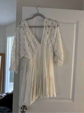 Petal & Pup Ivory Lace V-Neck Dress